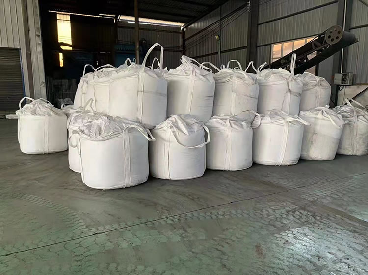 噸袋還原鐵粉現(xiàn)場